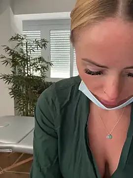 nide_xiaogou – webcam model profile photo Image 4