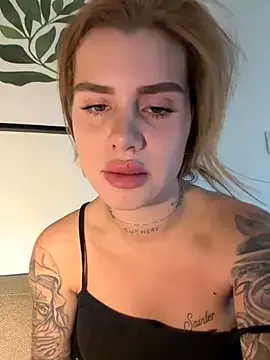 Yui-Ch – webcam model profile photo Image 10