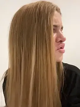 Yui-Ch – webcam model profile photo Image 17