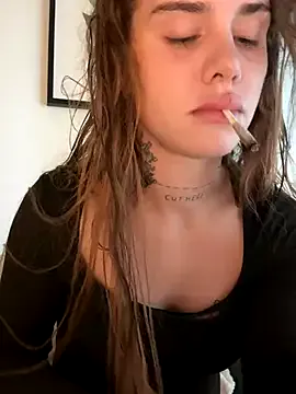 Yui-Ch – webcam model profile photo Image 3