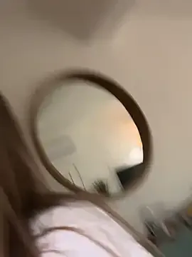 Yui-Ch – webcam model profile photo Image 4