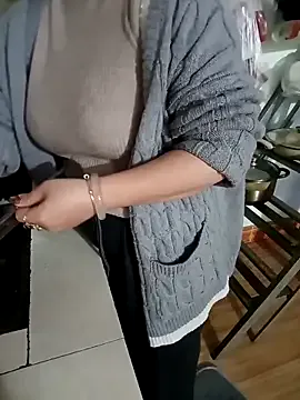 PumaShyXD – webcam model profile photo Image 2