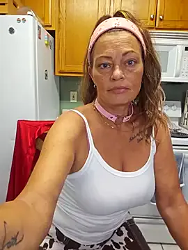 babyaylin – webcam model profile photo Image 18