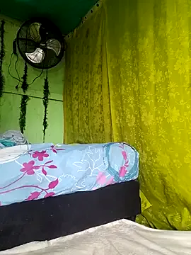 yourbirdy – webcam model profile photo Image 11