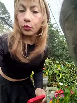 yourbirdy – webcam model profile photo Image 9