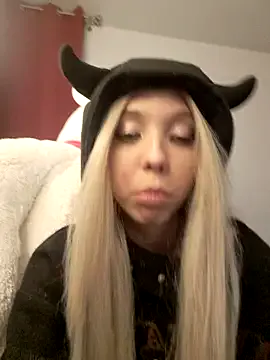 _meganmeow_ – webcam model profile photo Image 6