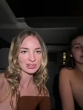 MissAroraaaxo – webcam model profile photo Image 2