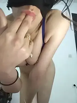 bloomyogi – webcam model profile photo Image 4