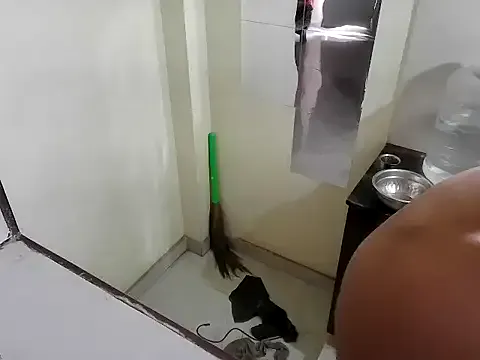 Benson18y – webcam model profile photo Image 17