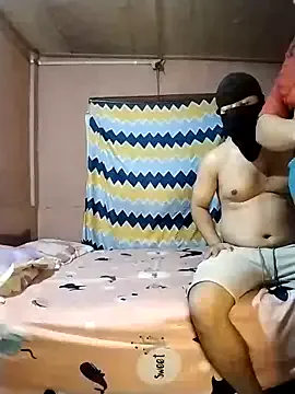 emyii – webcam model profile photo Image 10