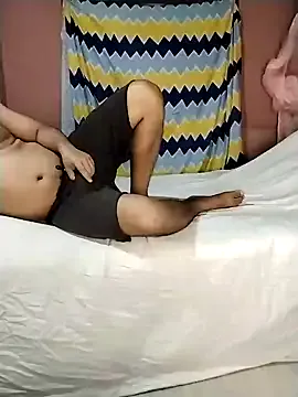 emyii – webcam model profile photo Image 3