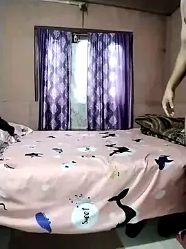 emyii – webcam model profile photo Image 9