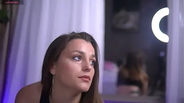 Selen-S – webcam model profile photo Image 10