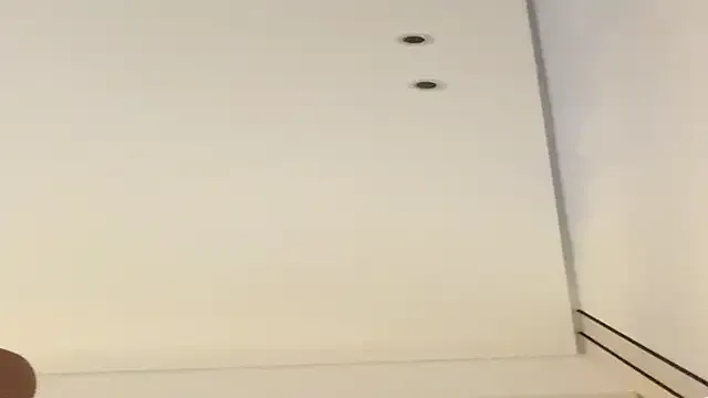 Yaya--728 – webcam model profile photo Image 8