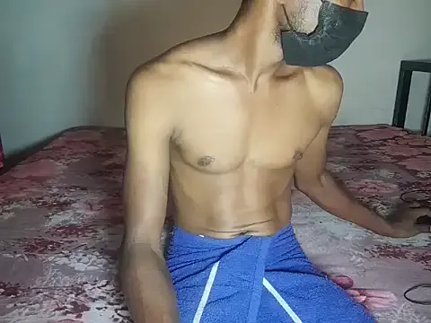 emyii – webcam model profile photo Image 2