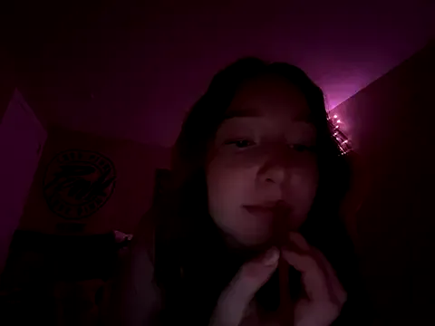 Yui-Ch – webcam model profile photo Image 5