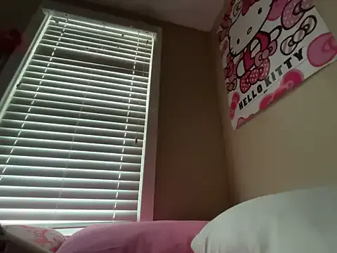 Yui-Ch – webcam model profile photo Image 8