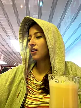 miistrip – webcam model profile photo Image 5