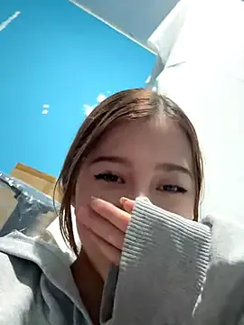 miistrip – webcam model profile photo Image 6