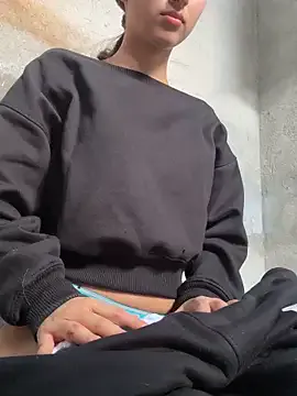 miistrip – webcam model profile photo Image 9