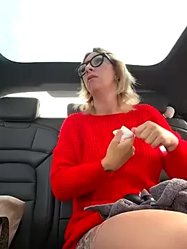 Runarunapi – webcam model profile photo Image 9