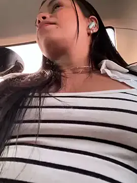 Runarunapi – webcam model profile photo Image 11