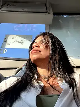 Runarunapi – webcam model profile photo Image 15