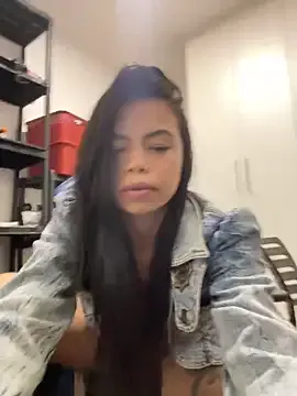 Runarunapi – webcam model profile photo Image 4