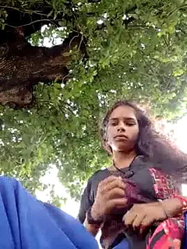 bunnyblondy – webcam model profile photo Image 8