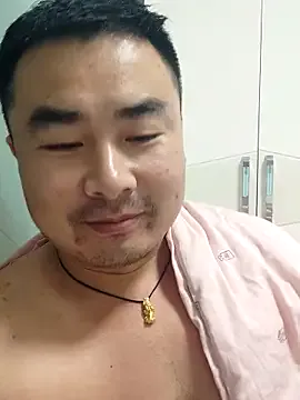 R-bonbon – webcam model profile photo Image 15