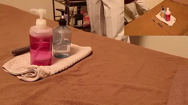 R-bonbon – webcam model profile photo Image 16