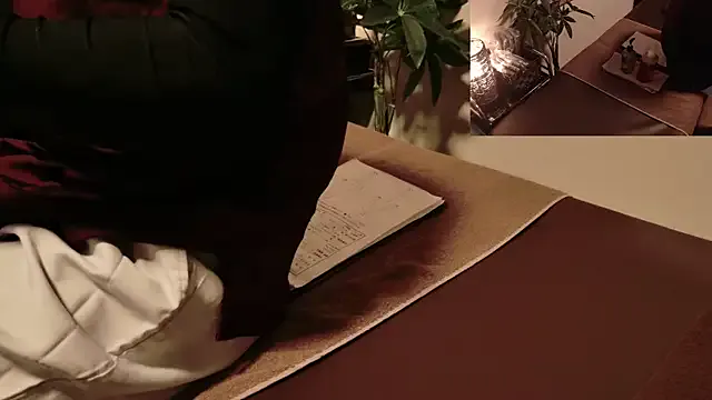 R-bonbon – webcam model profile photo Image 6