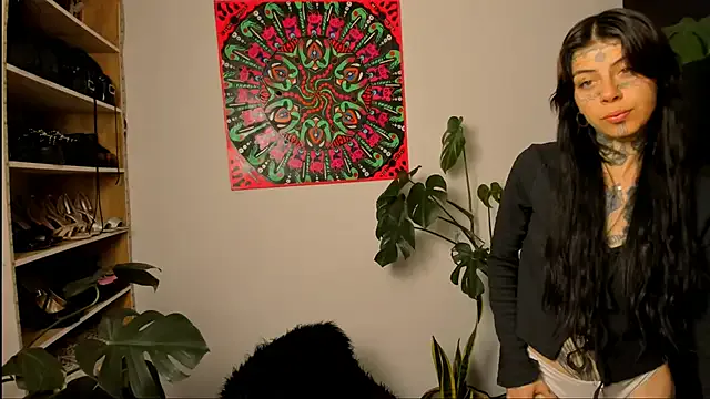 Runarunapi – webcam model profile photo Image 8