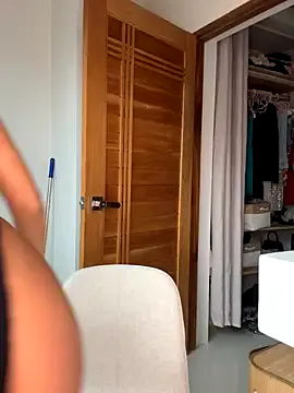 RoxiBlack – webcam model profile photo Image 18