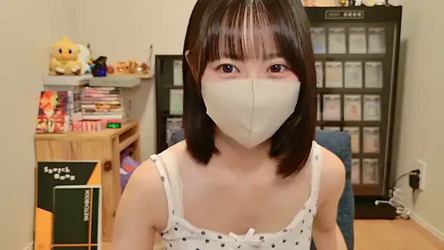 LT-333 – webcam model profile photo Image 12