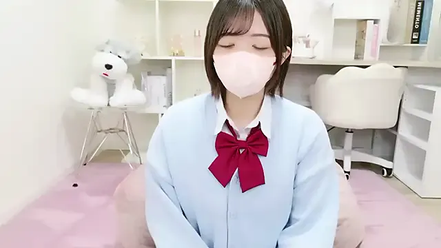 avroramy – webcam model profile photo Image 3