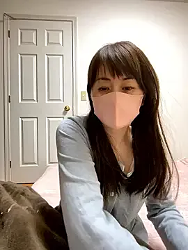 R-bonbon – webcam model profile photo Image 12