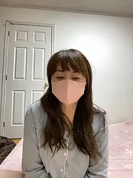 R-bonbon – webcam model profile photo Image 15