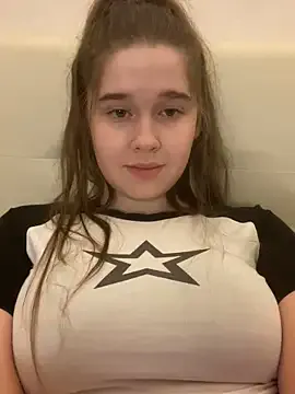 Latin_summer – webcam model profile photo Image 12