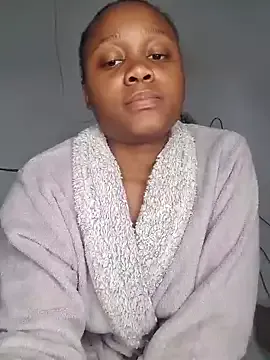 Runarunapi – webcam model profile photo Image 6