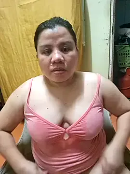 Runarunapi – webcam model profile photo Image 2