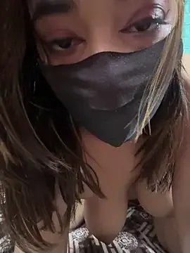 Runarunapi – webcam model profile photo Image 4