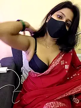 Runarunapi – webcam model profile photo Image 6