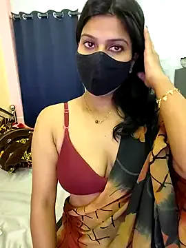 Runarunapi – webcam model profile photo Image 7