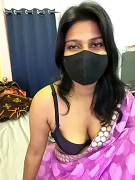 Runarunapi – webcam model profile photo Image 8