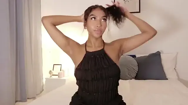 nayomi_34f – webcam model profile photo Image 14