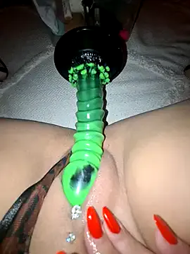 emyii – webcam model profile photo Image 5