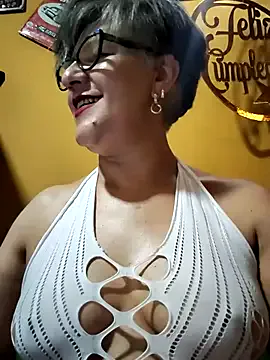 bunnyblondy – webcam model profile photo Image 4