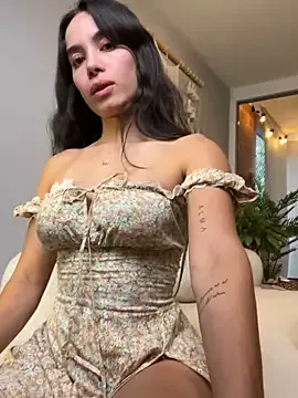 BlondeSarah2006 – webcam model profile photo Image 5