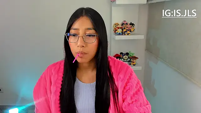 Olivia_11 – webcam model profile photo Image 4